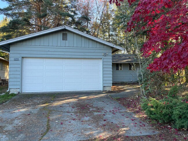 Building Photo - 2502 E Sunset Dr