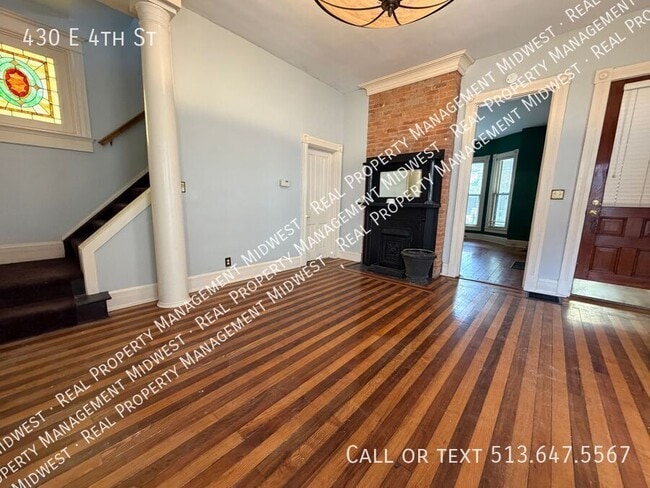 Building Photo - 430 E 4th St