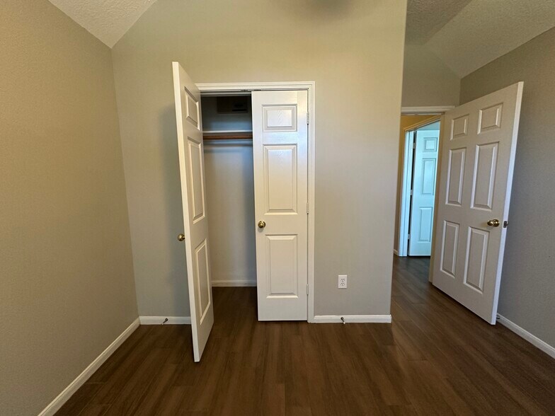 Building Photo - 18818 Harbor Key Cir