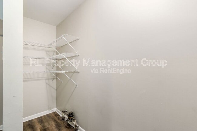 Building Photo - 776 Northview Ave