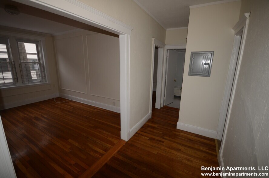 Building Photo - 5 Vinal St