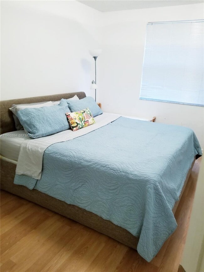 Building Photo - 17125 N Bay Rd