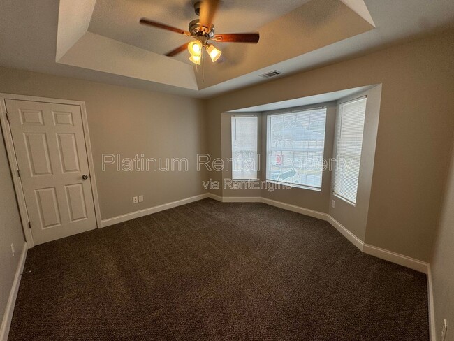 Building Photo - 2793 Oakvale Falls Dr