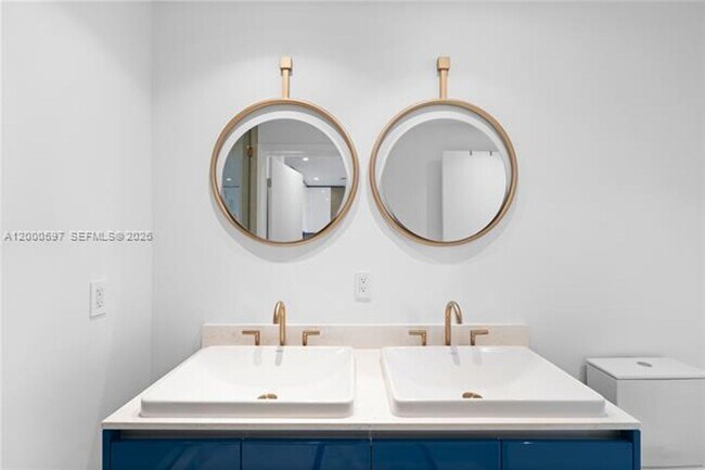 Building Photo - 2678 Tigertail Ave