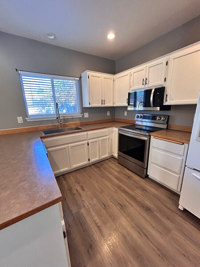 Building Photo - 15814 NE 90th St