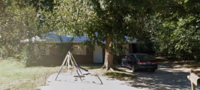 Primary Photo - 100 Pearce St