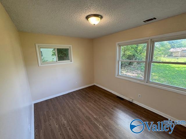 Building Photo - 3610 Oleander Rd SW