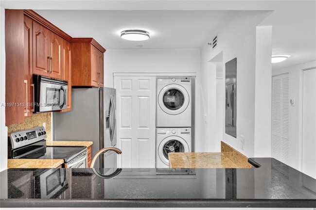 Building Photo - 8900 Collins Ave