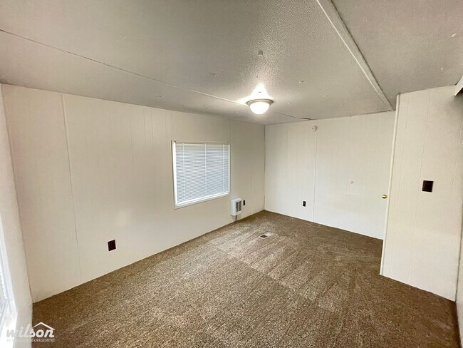 Building Photo - Spacious 4-Bedroom Home in Mabton, WA – Pet Friendly!