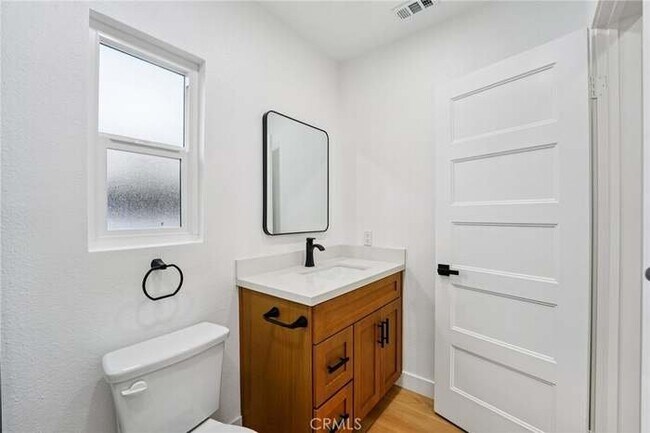 Building Photo - 1634 Turrill Ave