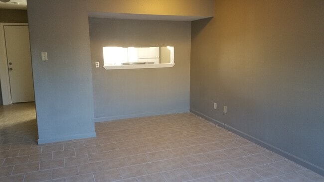 Building Photo - 2629 Kelli Dr