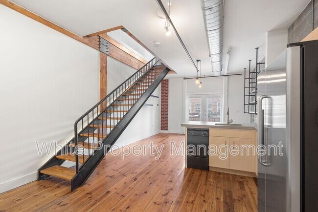 Building Photo - 3205 N Davidson St