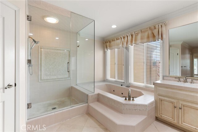 Building Photo - 6121 Greenbrier Dr
