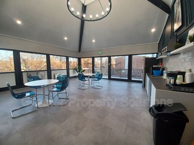 Building Photo - 5112 NW Kalivas Cir
