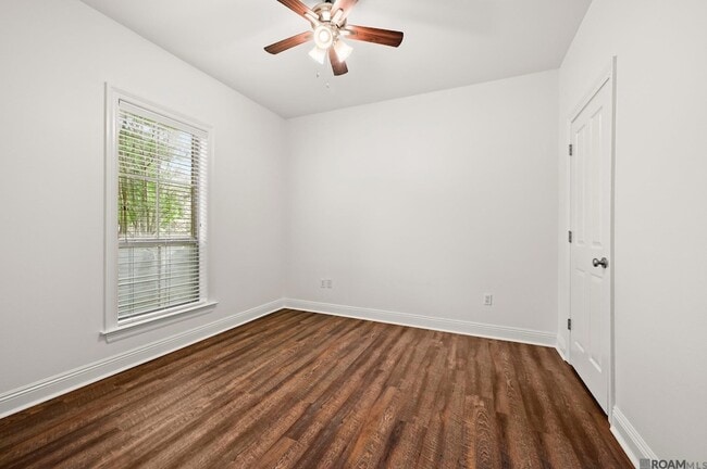 Building Photo - 10638 Hillmont Ave