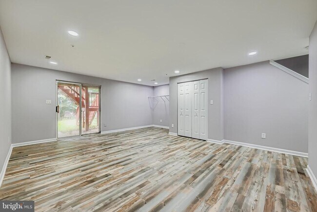 Building Photo - 493 Ashton Ln