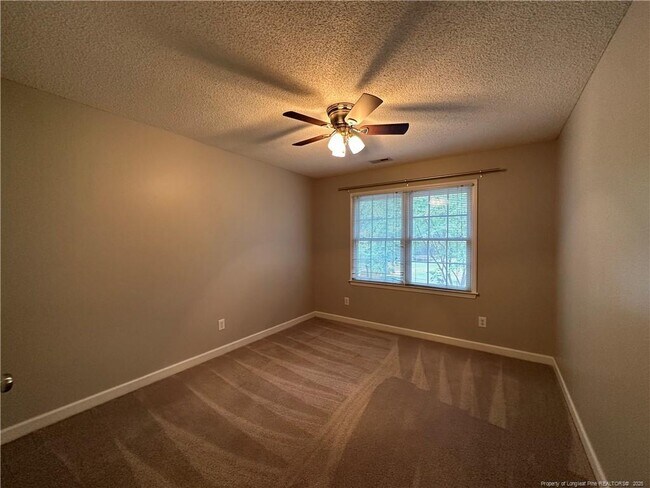 Building Photo - 438 Crown Point