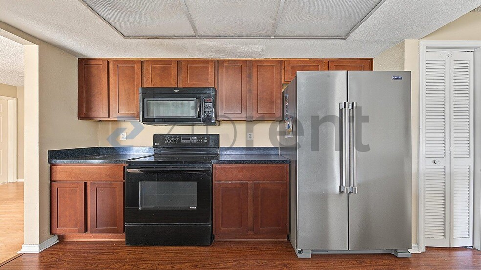 Building Photo - Unit