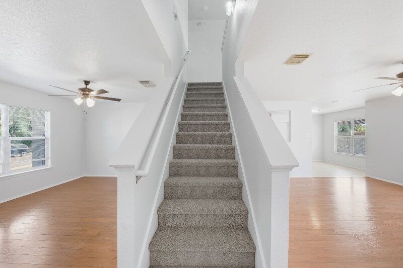 Building Photo - 535 Centro Hermosa