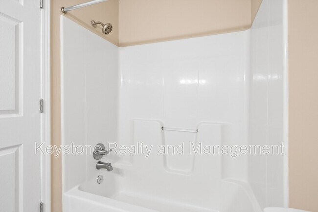 Building Photo - 308 Thompsonville Ln