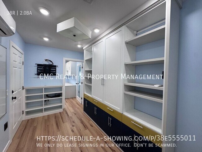 Building Photo - 3822 Rose Ave