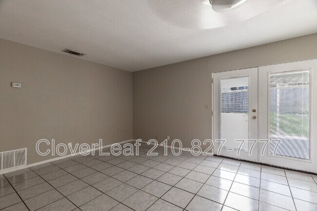 Building Photo - 8246 Phoenix Ave