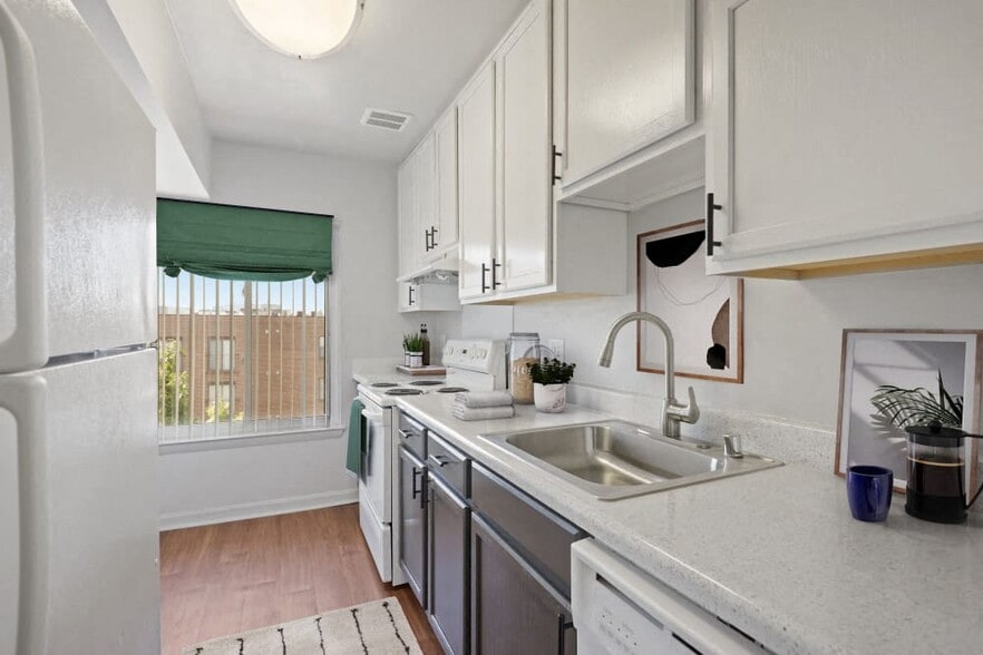 Building Photo - Washington Apartments*