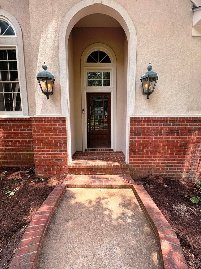 Building Photo - 1850 Wood Oak Dr