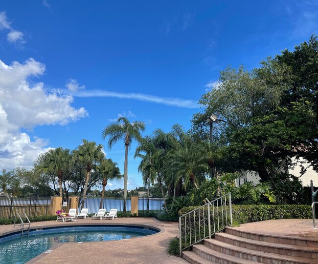 Building Photo - 1703 Pierside Cir