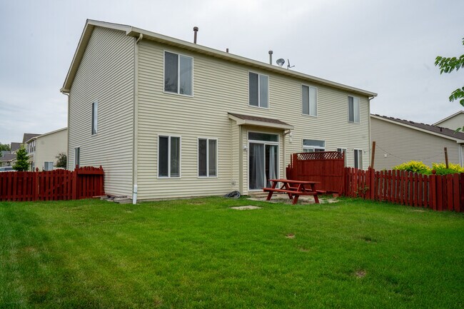 Building Photo - 2837 Oakmont Dr