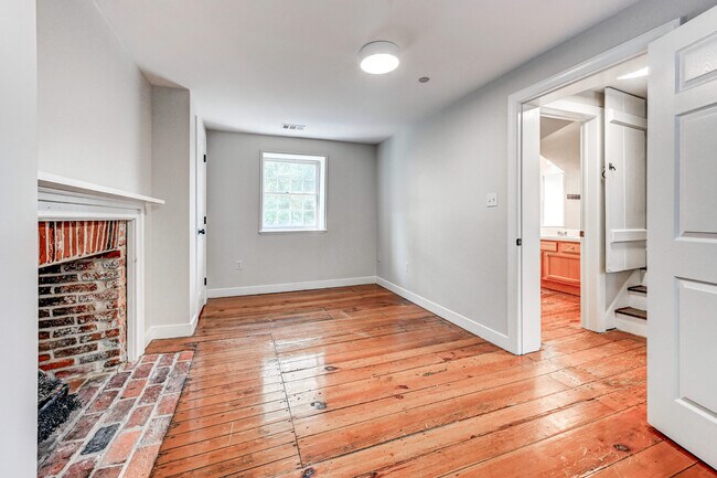 Building Photo - 802 Oella Ave