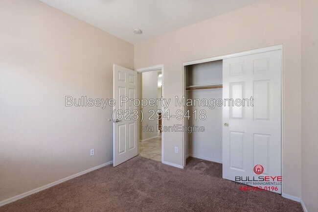 Building Photo - 3736 E Woodside Way