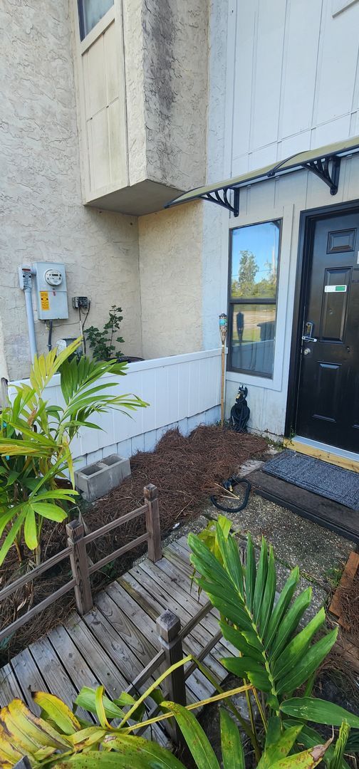 Building Photo - First two weeks for approved applicant.