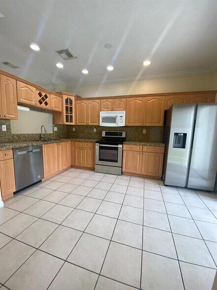 Building Photo - 12854 SW 49th Ct