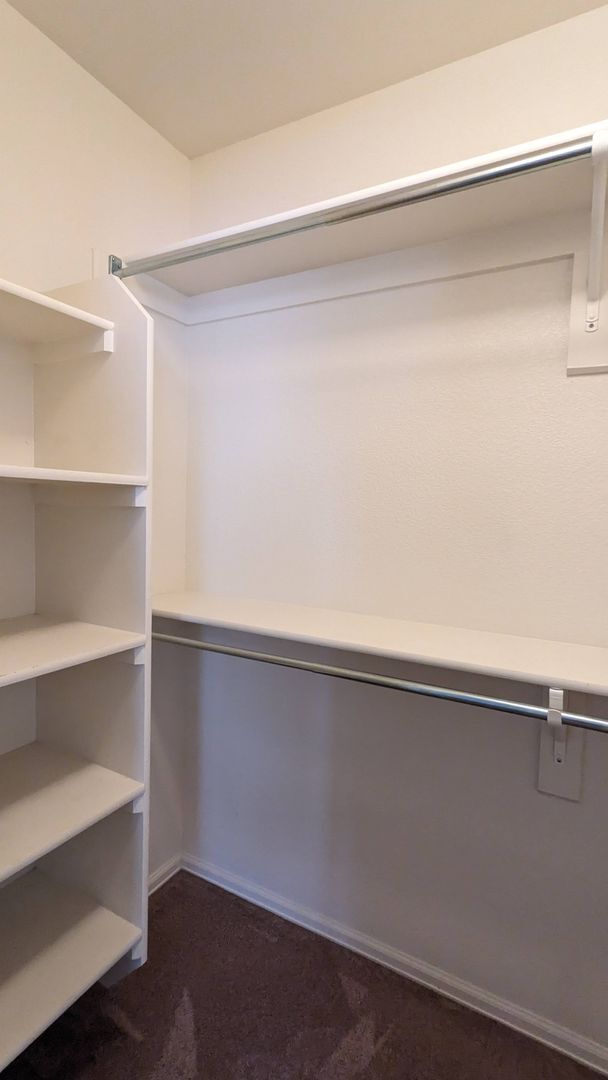 Building Photo - RANCH 3 BED/3 BATH PATIO HOME WITH MAIN FL...