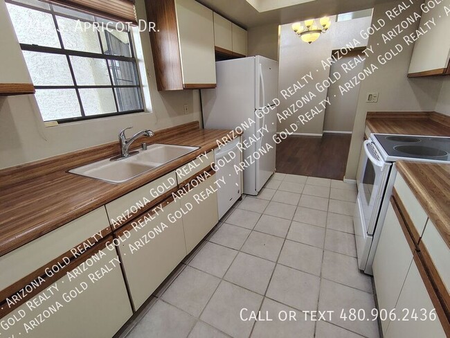 Building Photo - 7719 S Apricot Dr