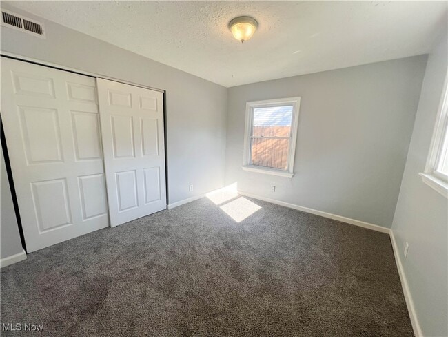 Building Photo - 2290 Suncrest Dr