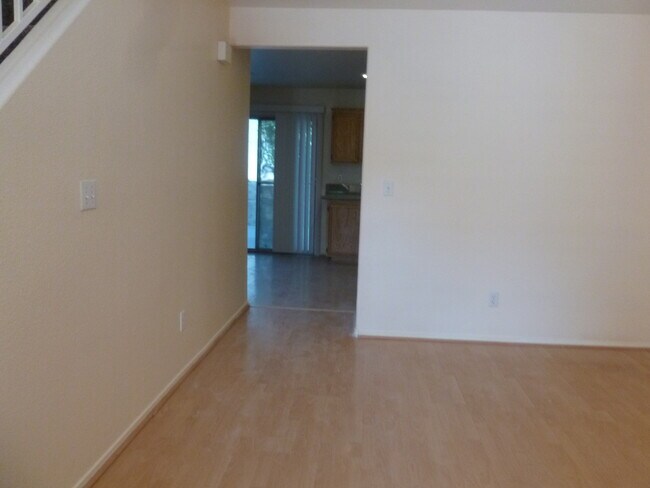 Building Photo - 1705 Encarta St