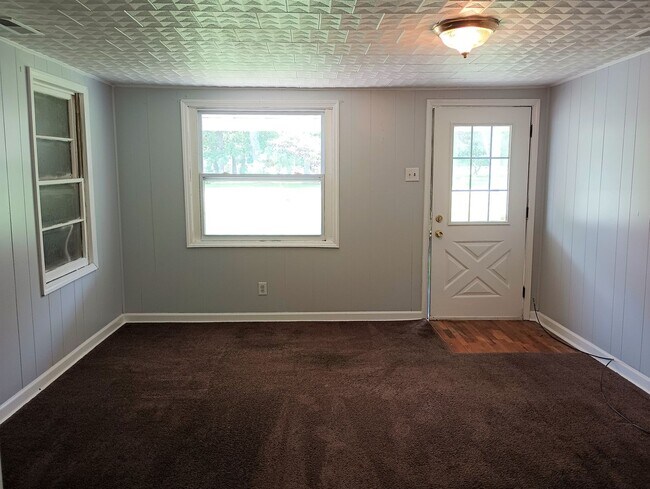 Building Photo - TERRIFIC STARTER HOME in Hartselle!