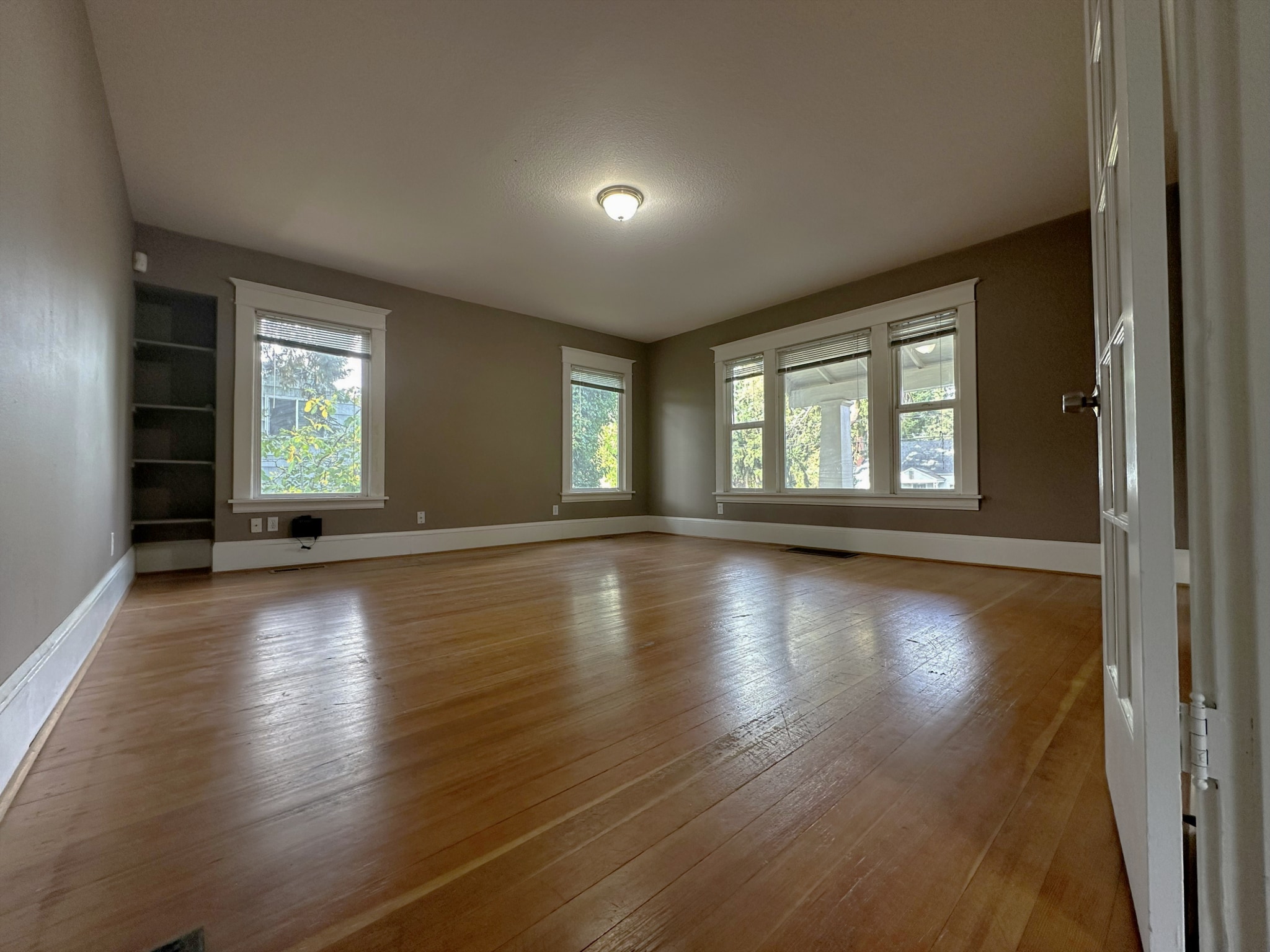 Building Photo - 8450 SE Harney St