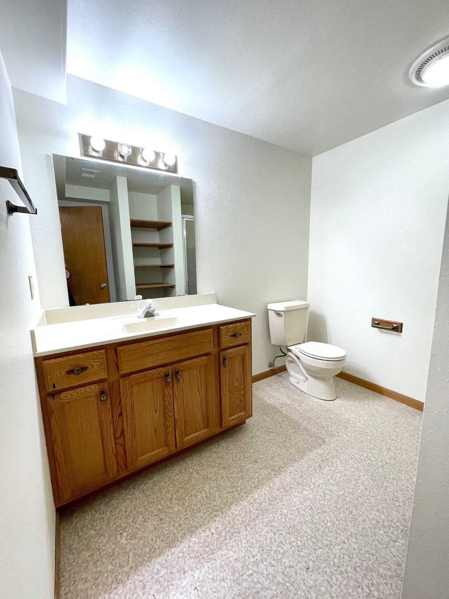 Building Photo - 1509 Manor Ln