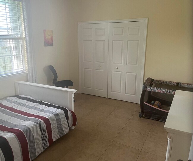 Building Photo - 4412 SW Bonney St