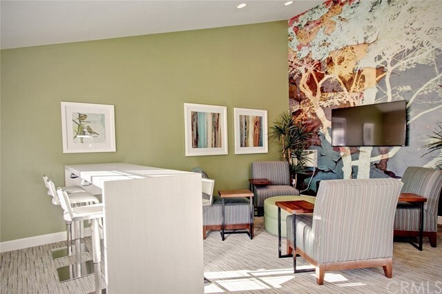 Building Photo - 1080 Grand Ave