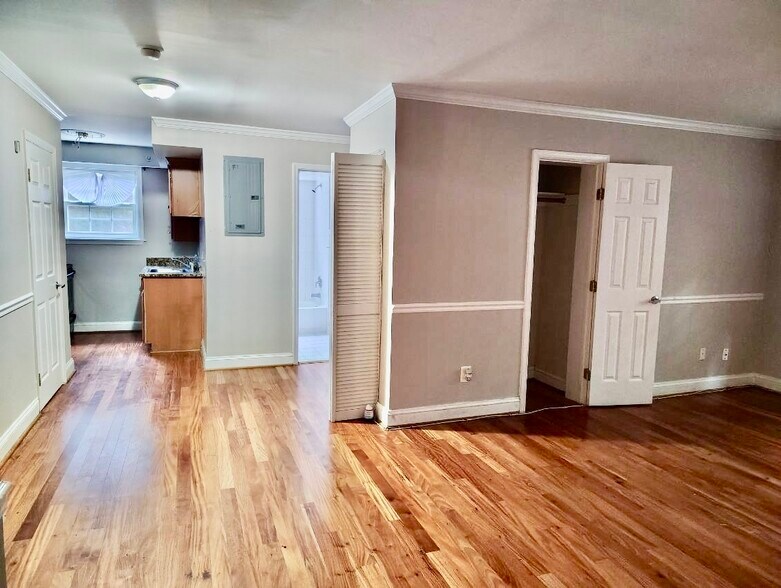 Building Photo - 19 Post Office Ave