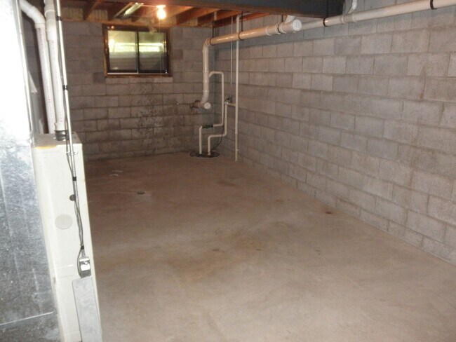 Building Photo - 3203 Eau Claire Ave