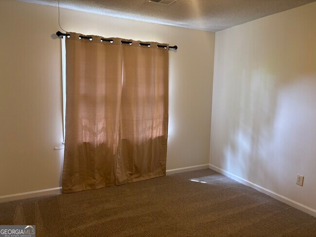 Building Photo - 4961 Brownwood Dr