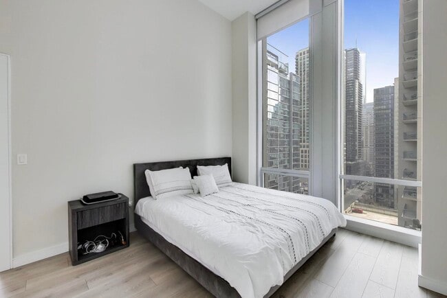 Building Photo - 14 W Superior St