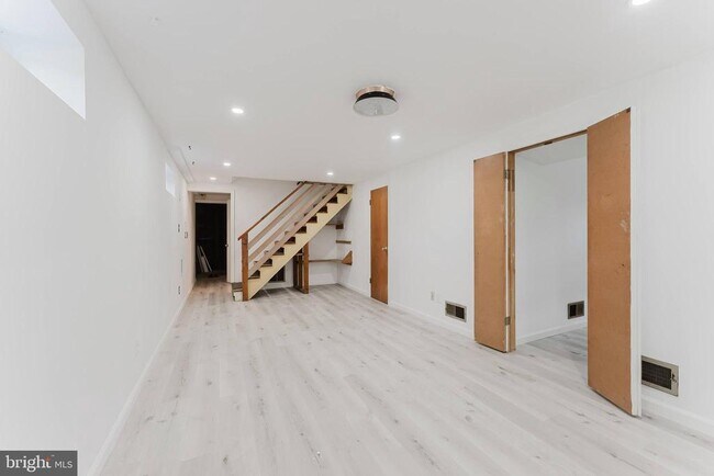 Building Photo - 10914 Woodhaven Dr