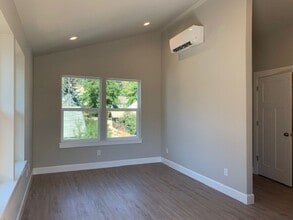 Building Photo - 199