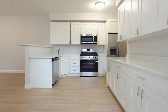 Building Photo - 3430 Blue Ridge Dr